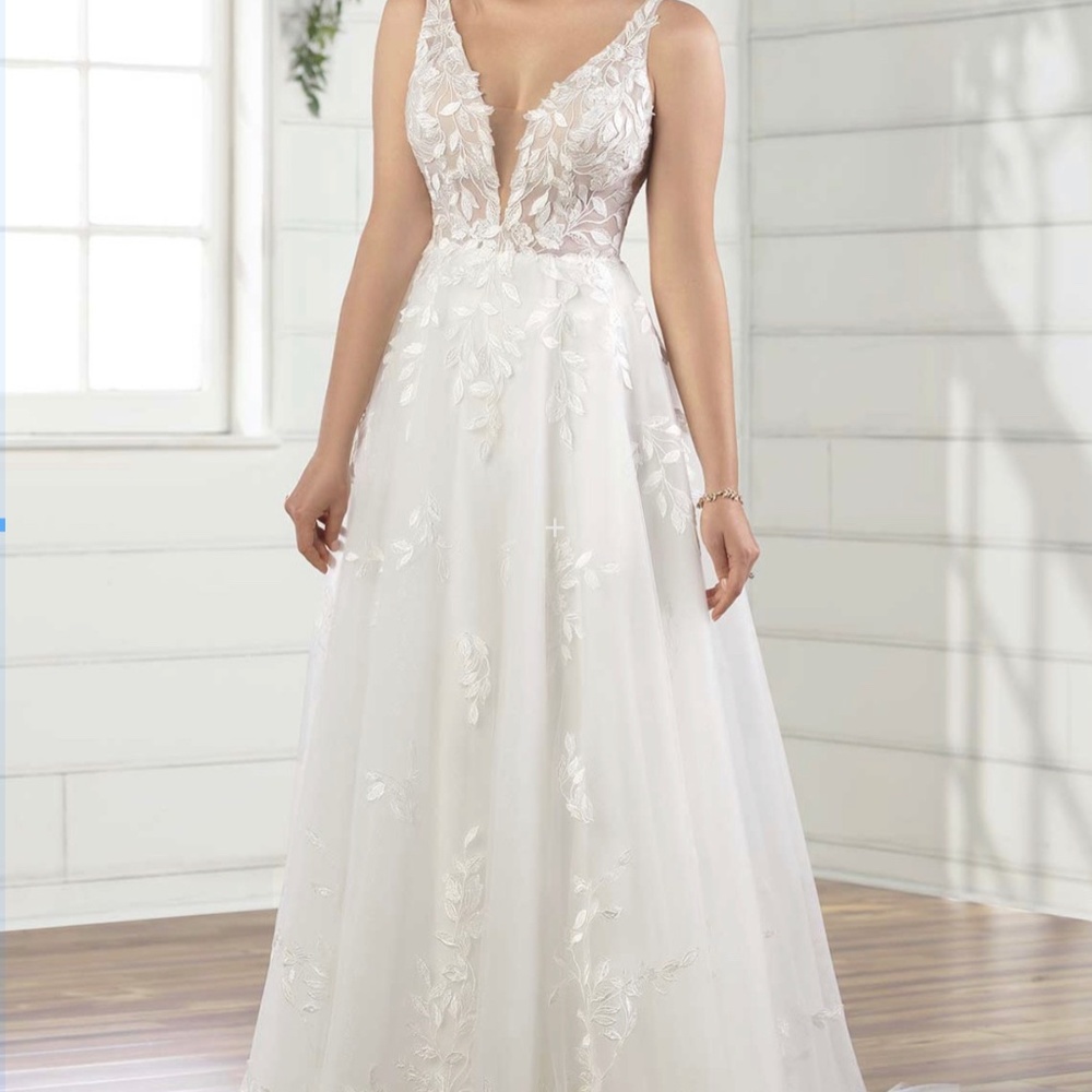 Essence of Australia D3023 Wedding Dress